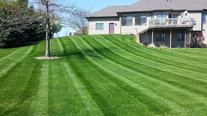 Great landscaping, mowing, and lawn maintenance services at Left Side Lawn Care